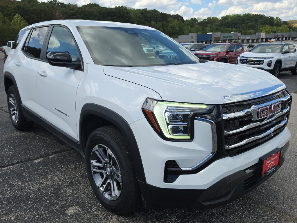 Used 2026 GMC Terrain Elevation FWD image 2