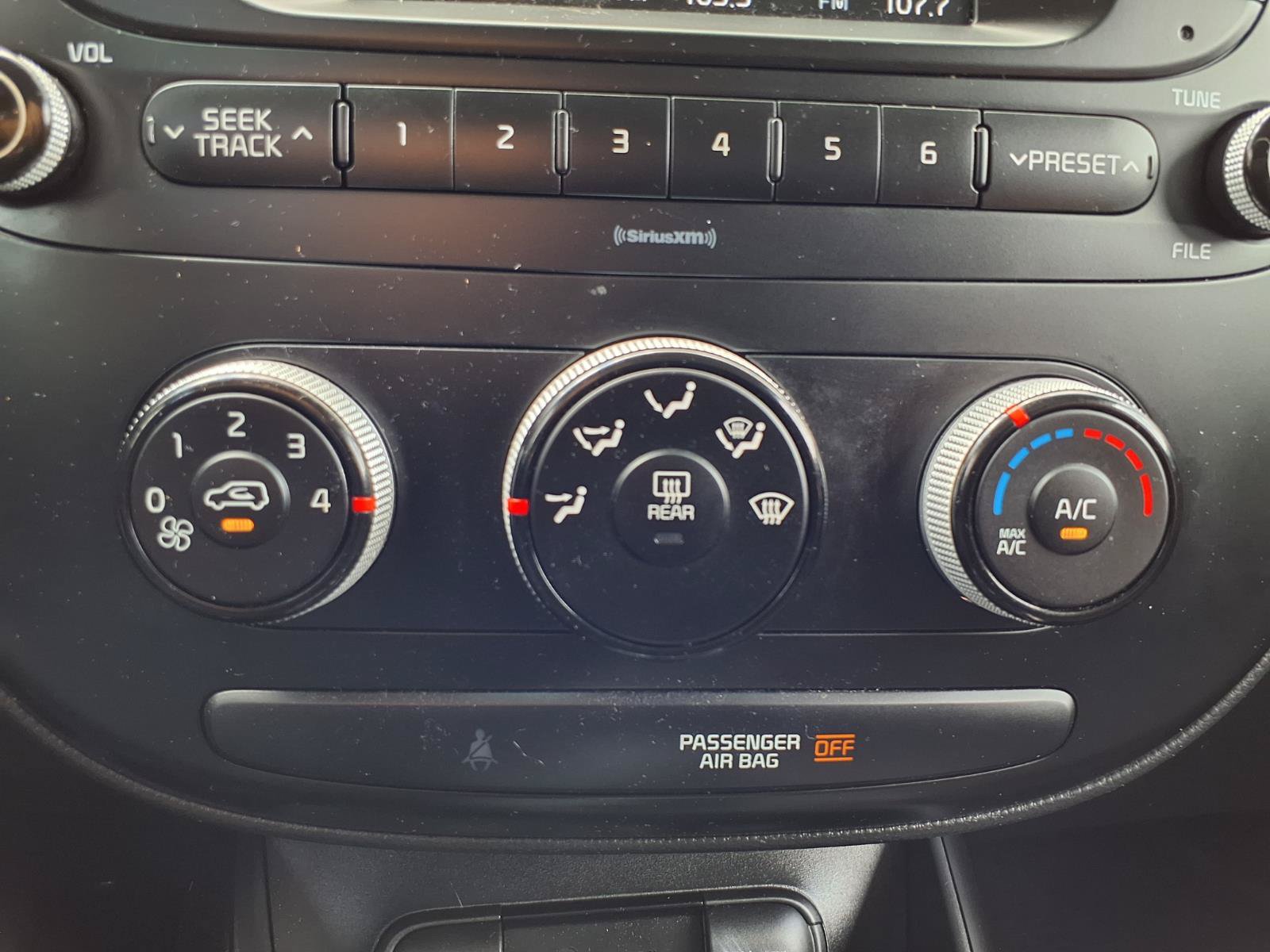 Used 2017 Kia Soul FWD image 6