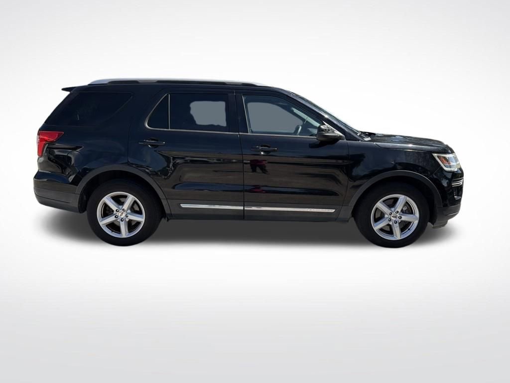 Used 2018 Ford Explorer XLT w/ Class II Trailer Tow Package FWD image 4