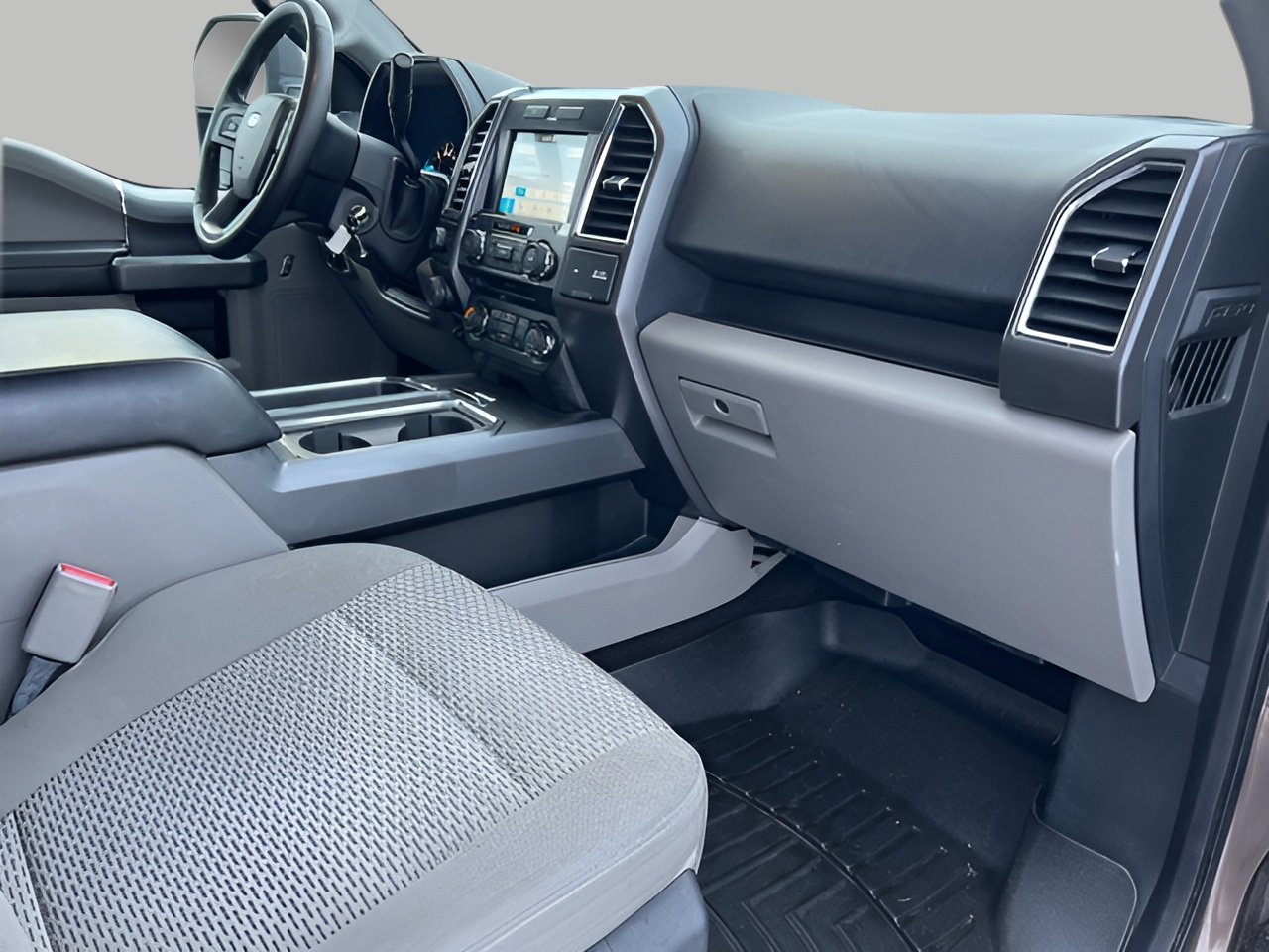 Used 2016 Ford F150 XLT w/ Equipment Group 302A Luxury image 38