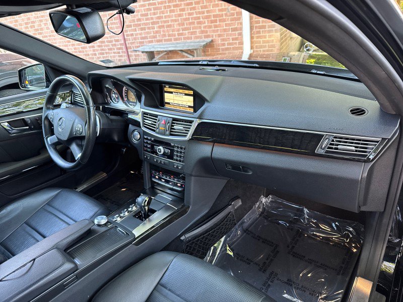 Used 2010 Mercedes-Benz E 63 AMG Sedan image 27