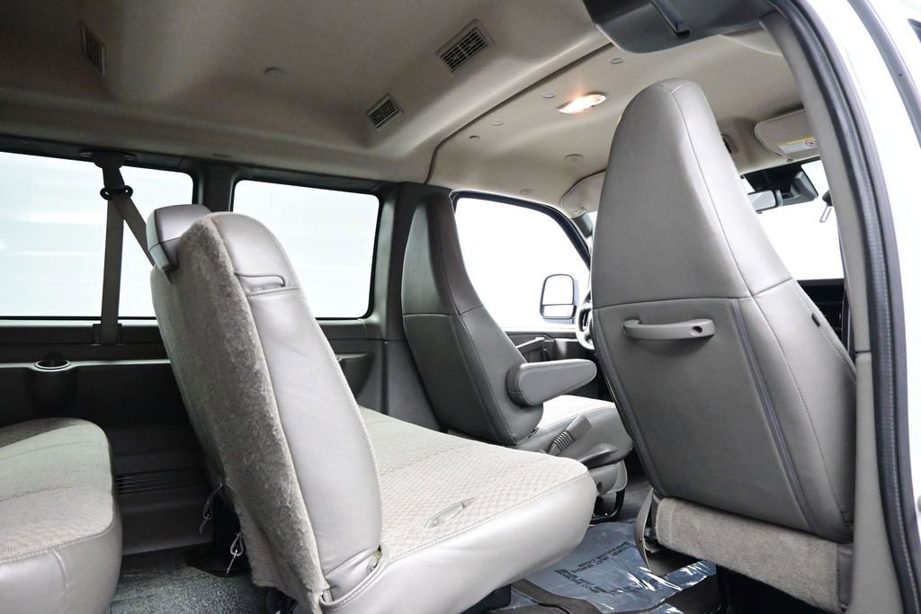 Used 2025 Chevrolet Express 3500 LT w/ LT Preferred Equipment Group RWD image 14