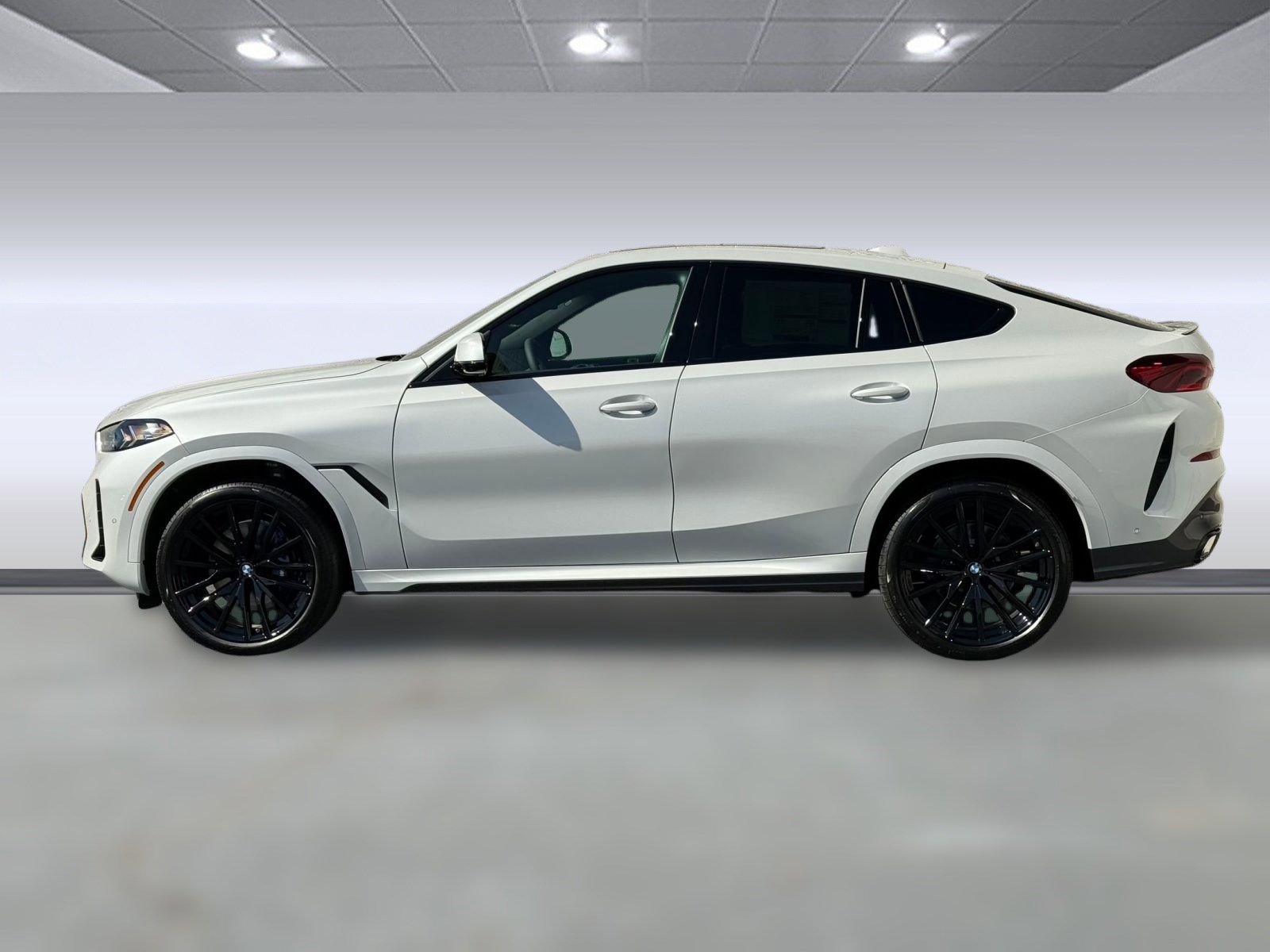New 2026 BMW X6 xDrive40i w/ Climate Comfort Package image 2