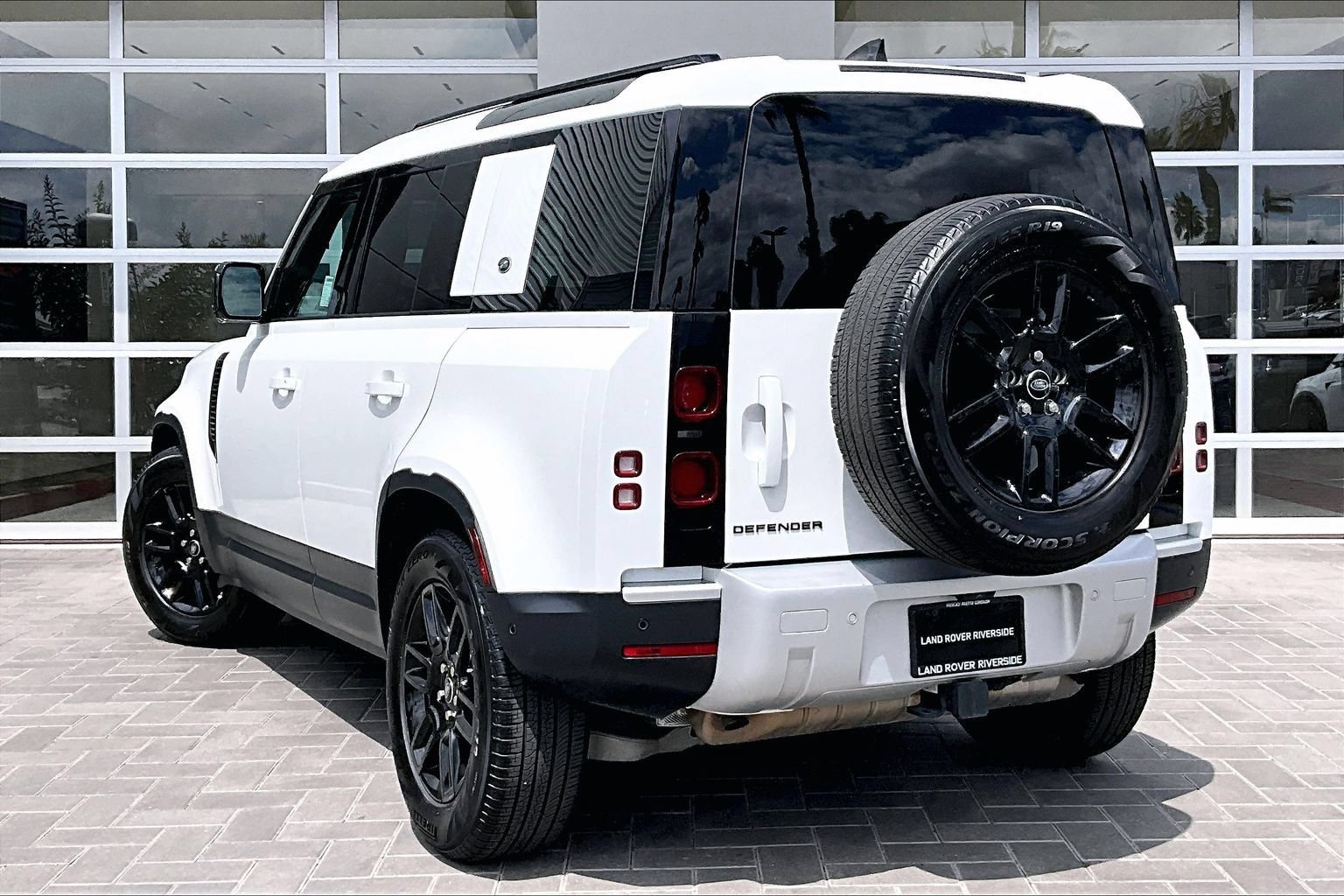 Used 2024 Land Rover Defender 110 S AWD/4WD image 12
