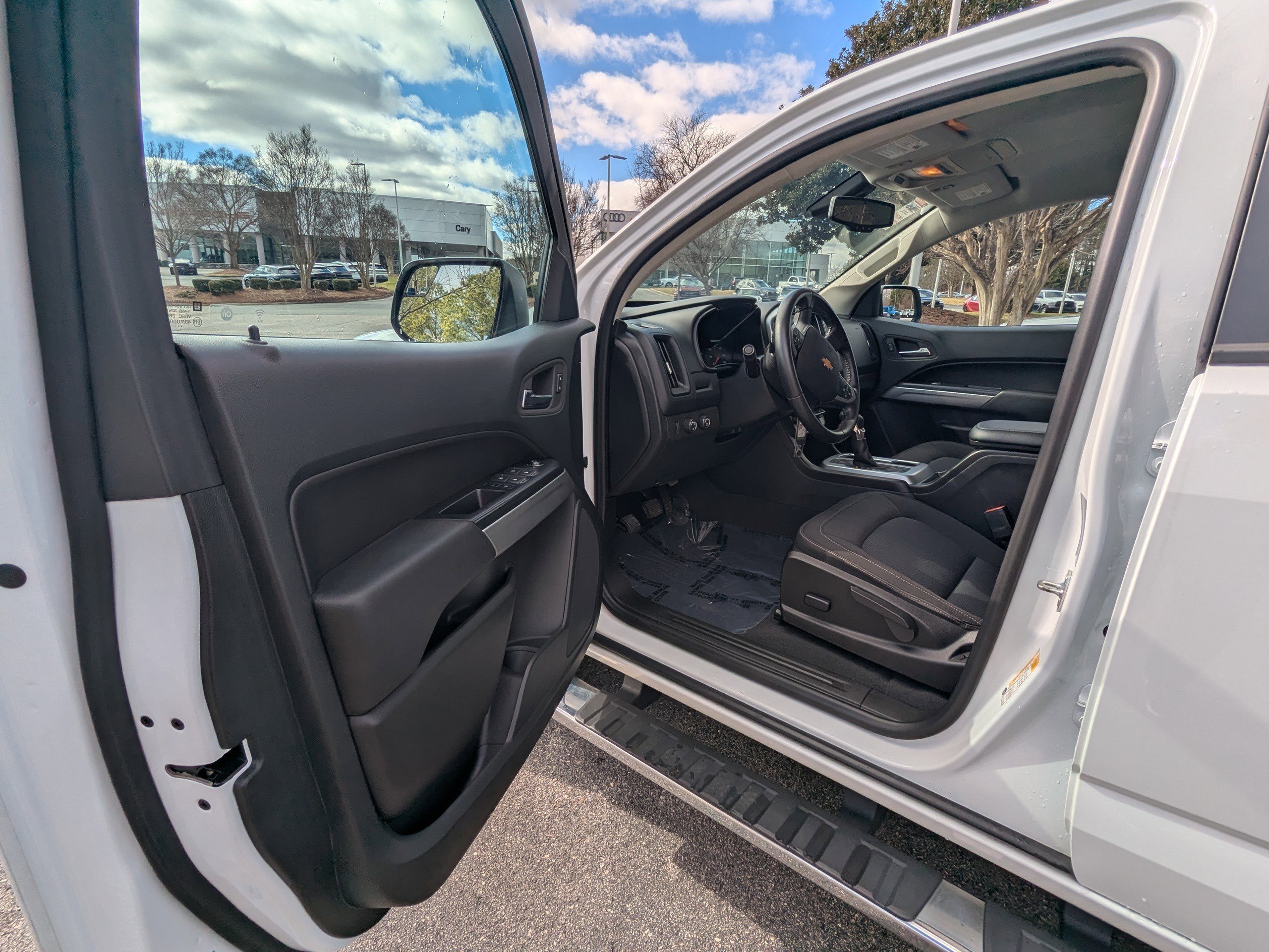 Used 2022 Chevrolet Colorado LT image 8