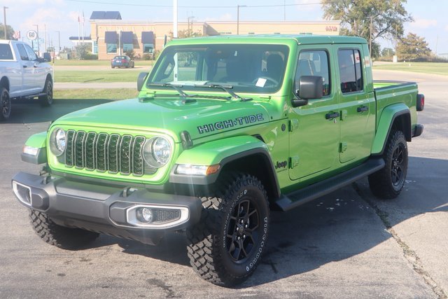 New 2025 Jeep Gladiator Sport image 17