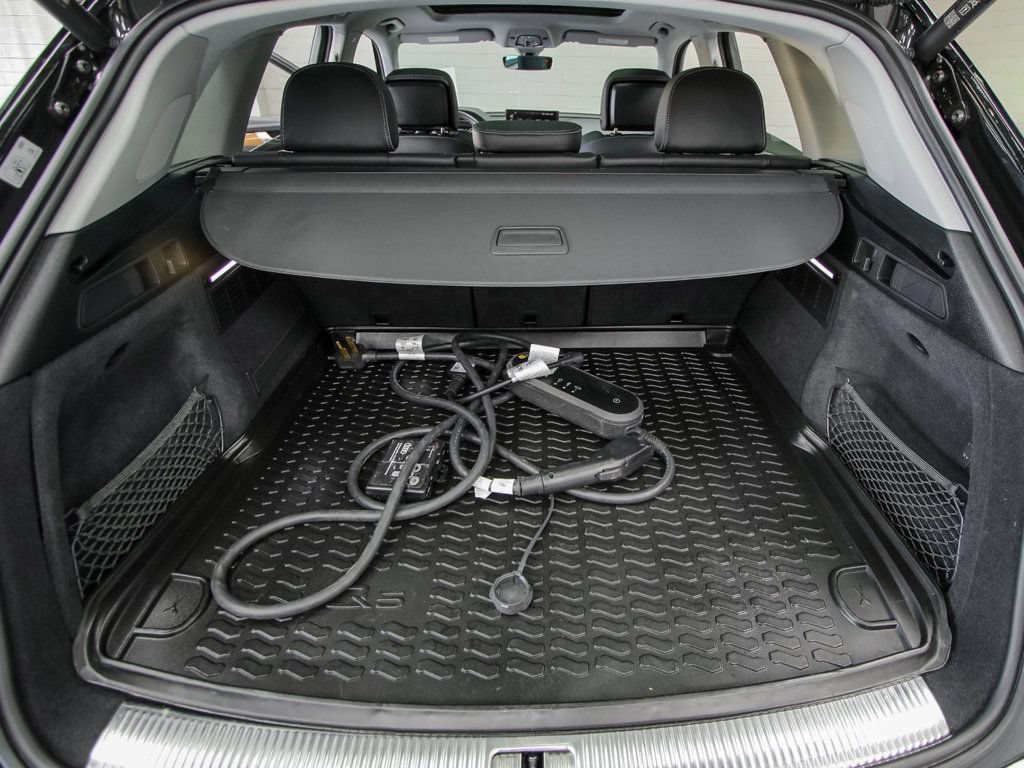 Used 2023 Audi Q5 e Premium Plus AWD/4WD image 32