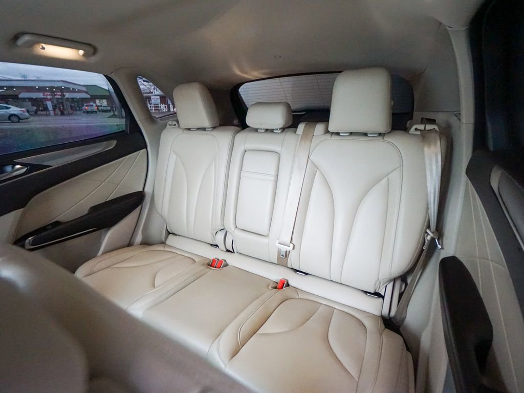 Used 2019 Lincoln MKC Premiere image 27