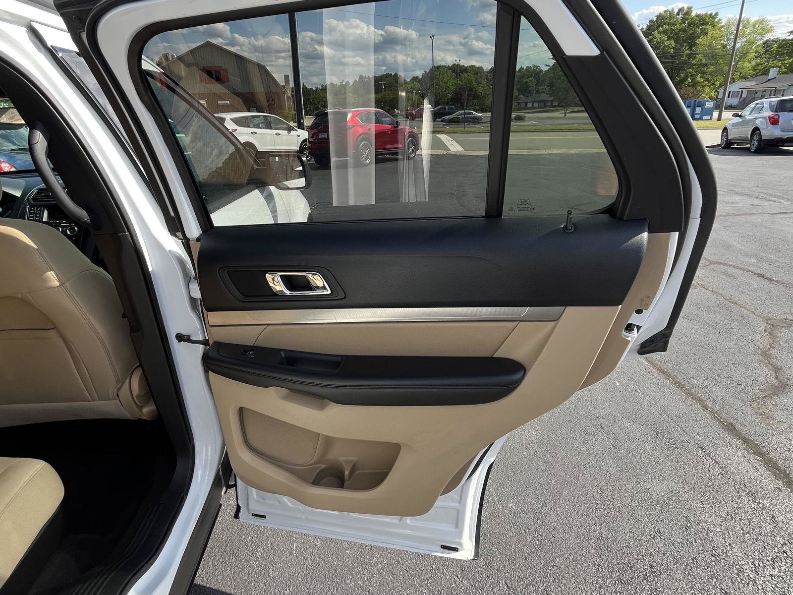 Used 2016 Ford Explorer FWD image 32