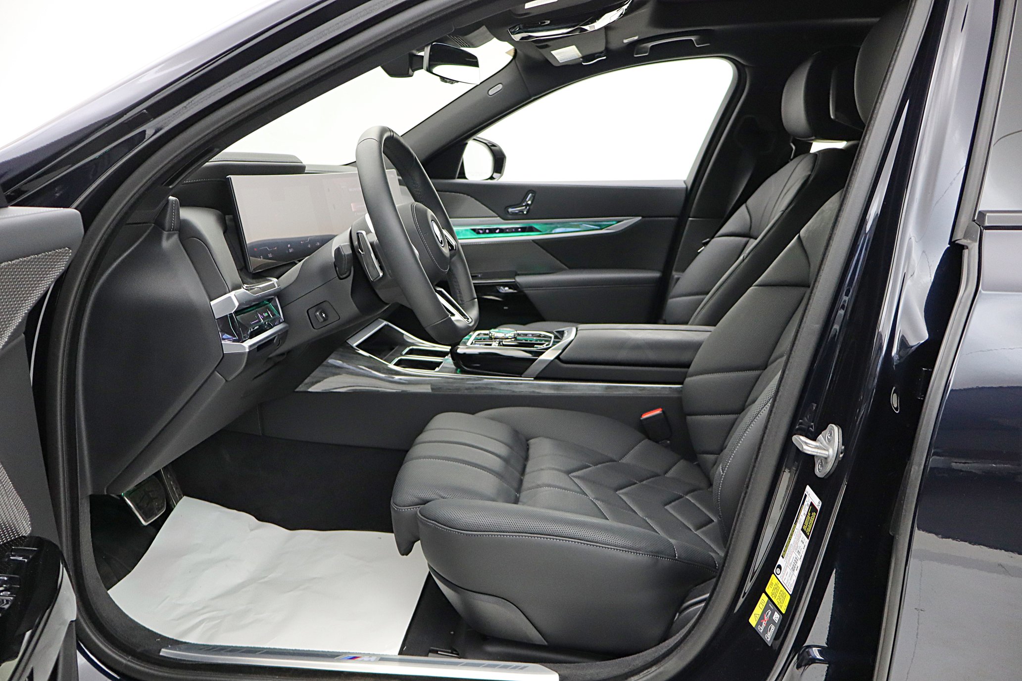 Used 2023 BMW i7 xDrive60 image 37