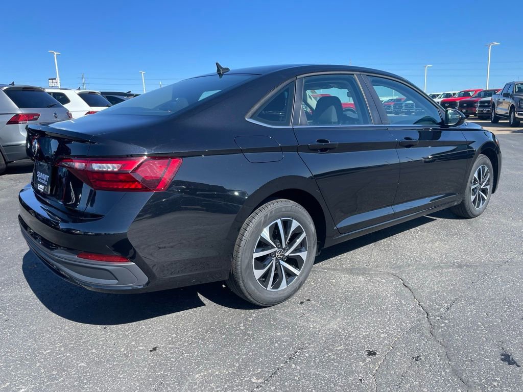 Used 2024 Volkswagen Jetta S image 4