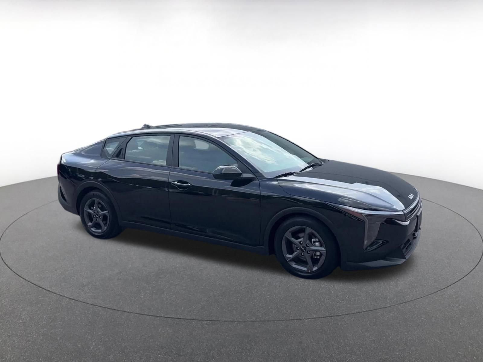 Used 2025 Kia K4 FWD image 2