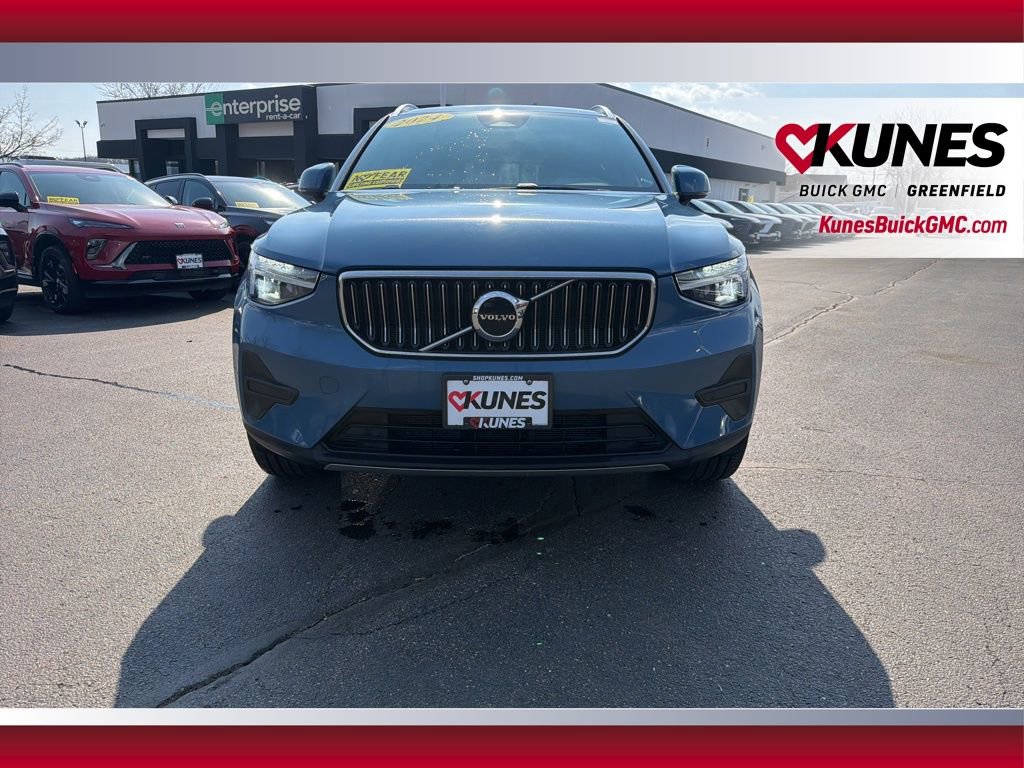 Used 2024 Volvo XC40 B5 Core AWD/4WD image 13