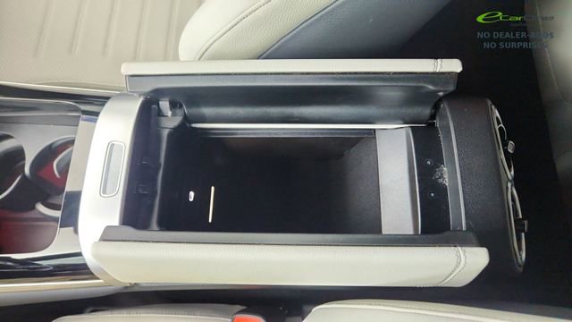 Used 2025 Mercedes-Benz GLC 350e 4MATIC w/ AMG Line image 58