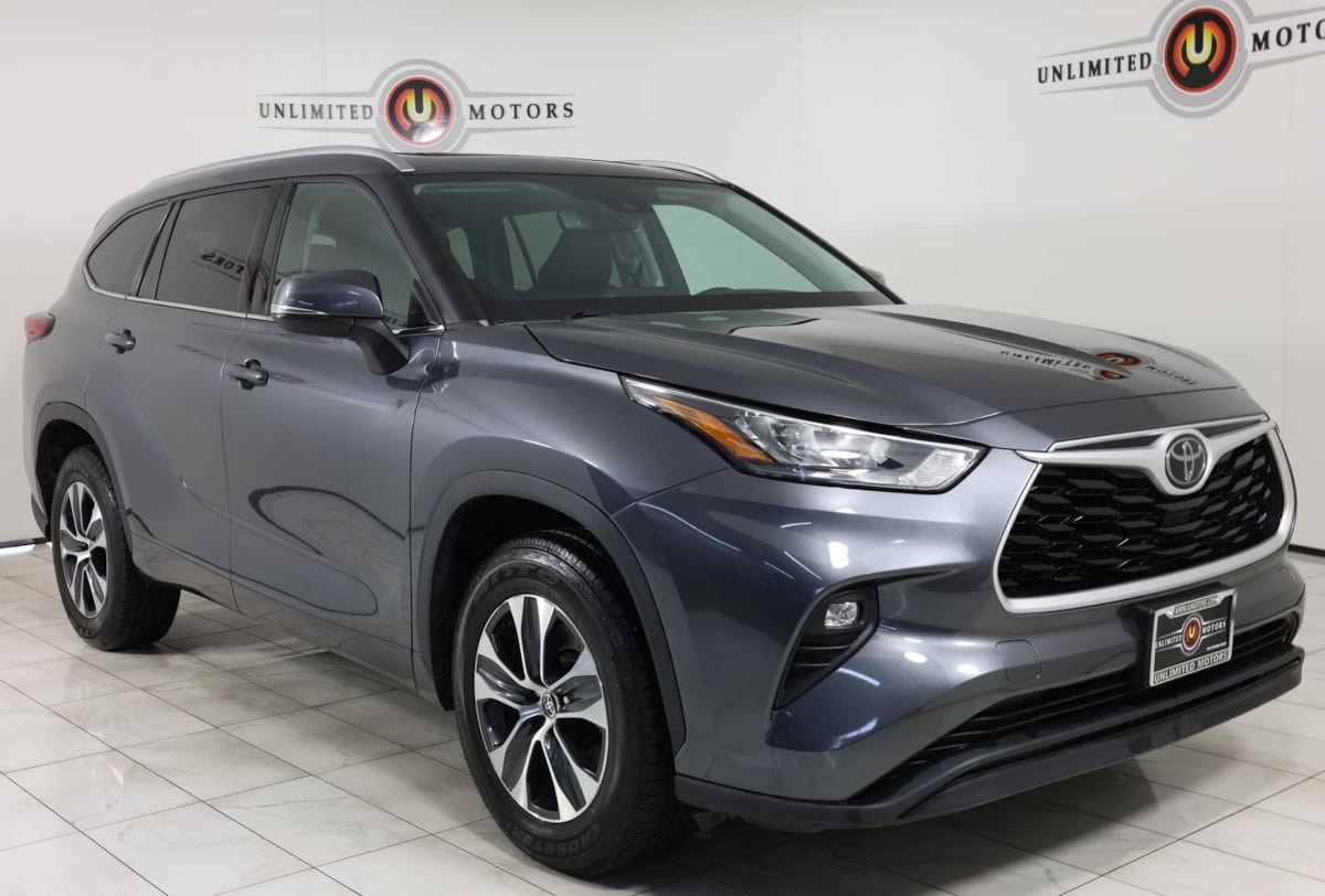 Used 2020 Toyota Highlander XLE FWD image 34