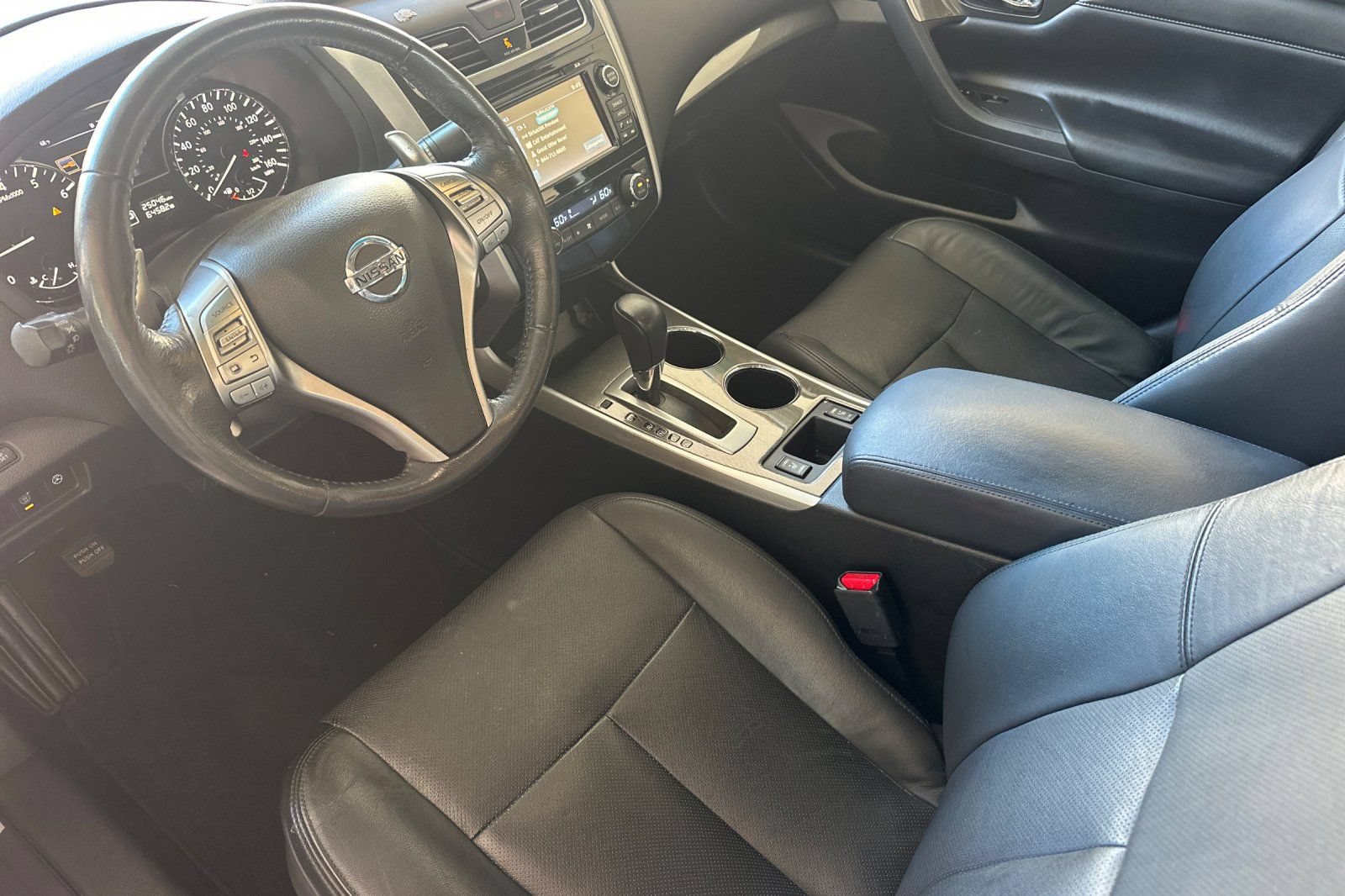 Used 2015 Nissan Altima 3.5 SL FWD image 10