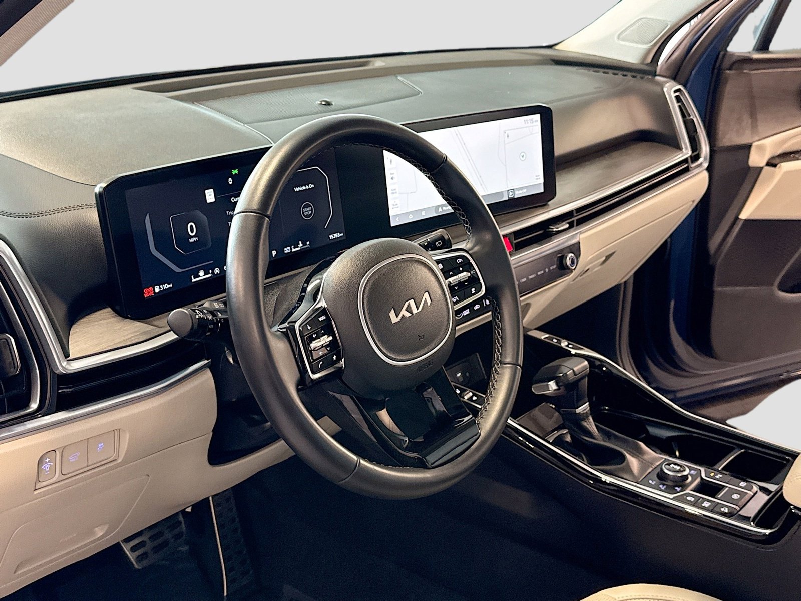 Used 2025 Kia Sorento SX image 4