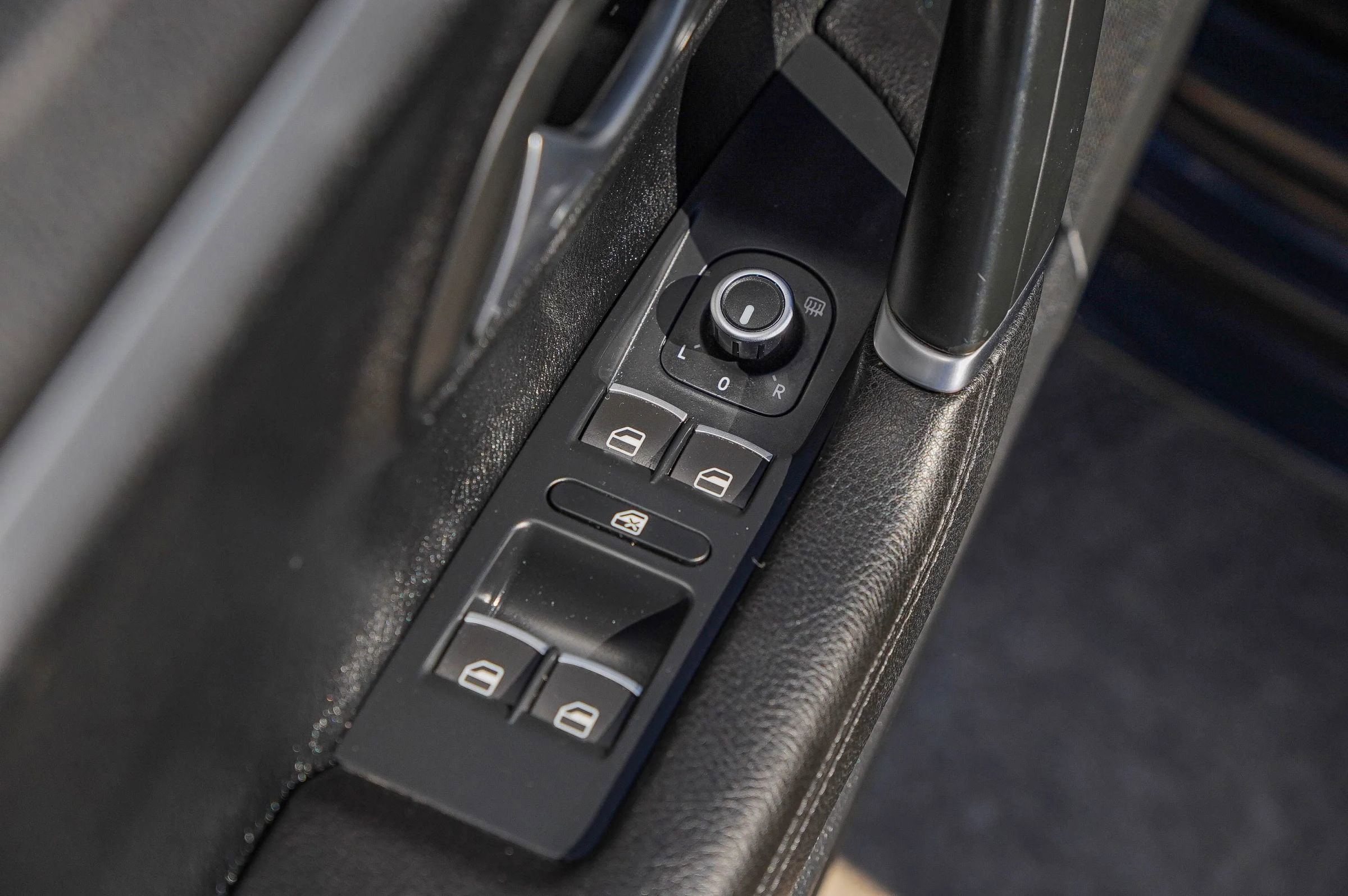 Used 2012 Volkswagen CC Lux Limited image 32