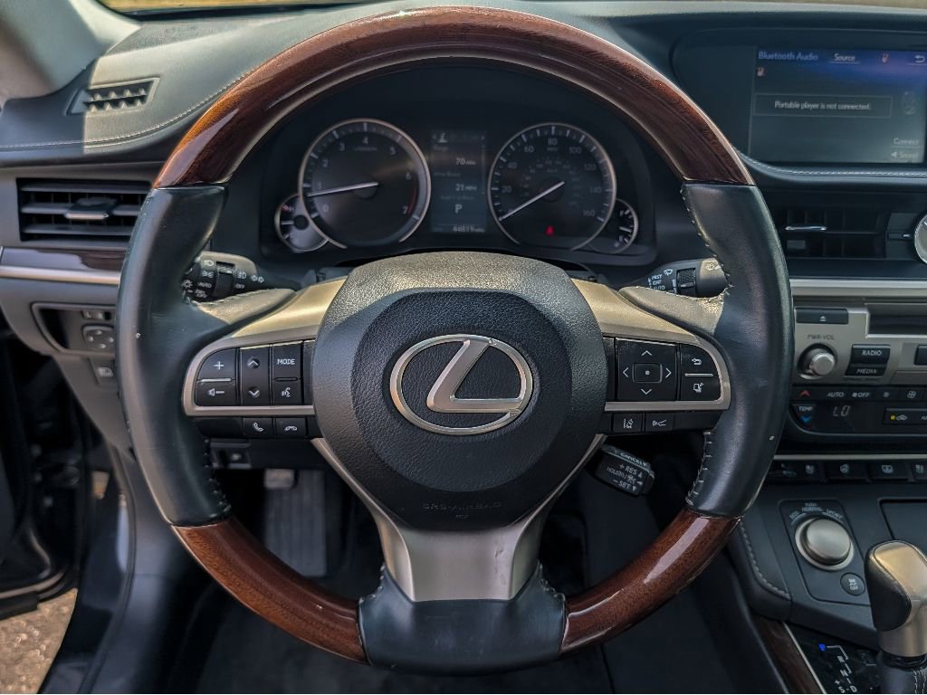 Used 2017 Lexus ES 350 w/ Luxury Package image 18