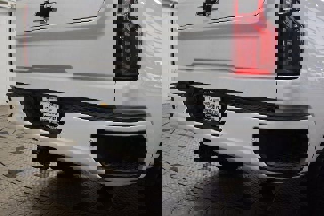 Used 2022 Chevrolet Silverado 2500 High Country w/ Safety Package II image 16