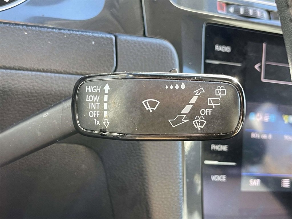 Used 2019 Volkswagen Golf SE image 20