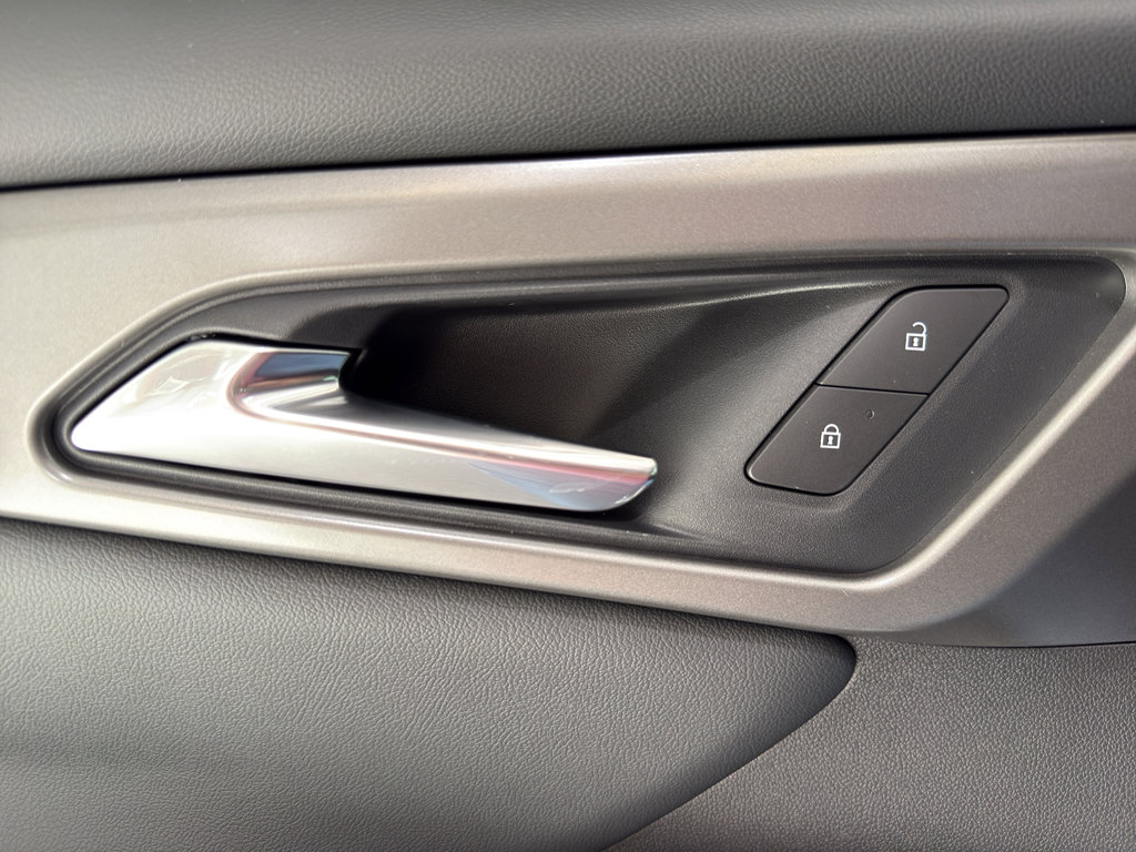 New 2026 Chevrolet Traverse LT w/ LPO, Floor Liner Package image 21