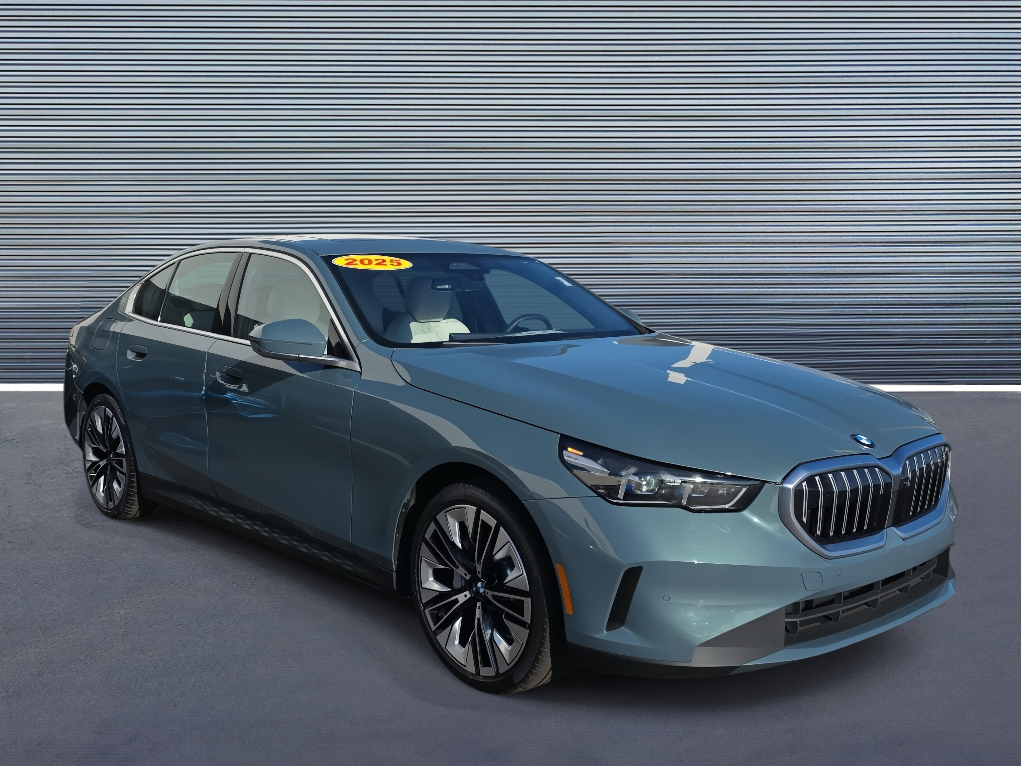 Used 2025 BMW 530i 530i image 2