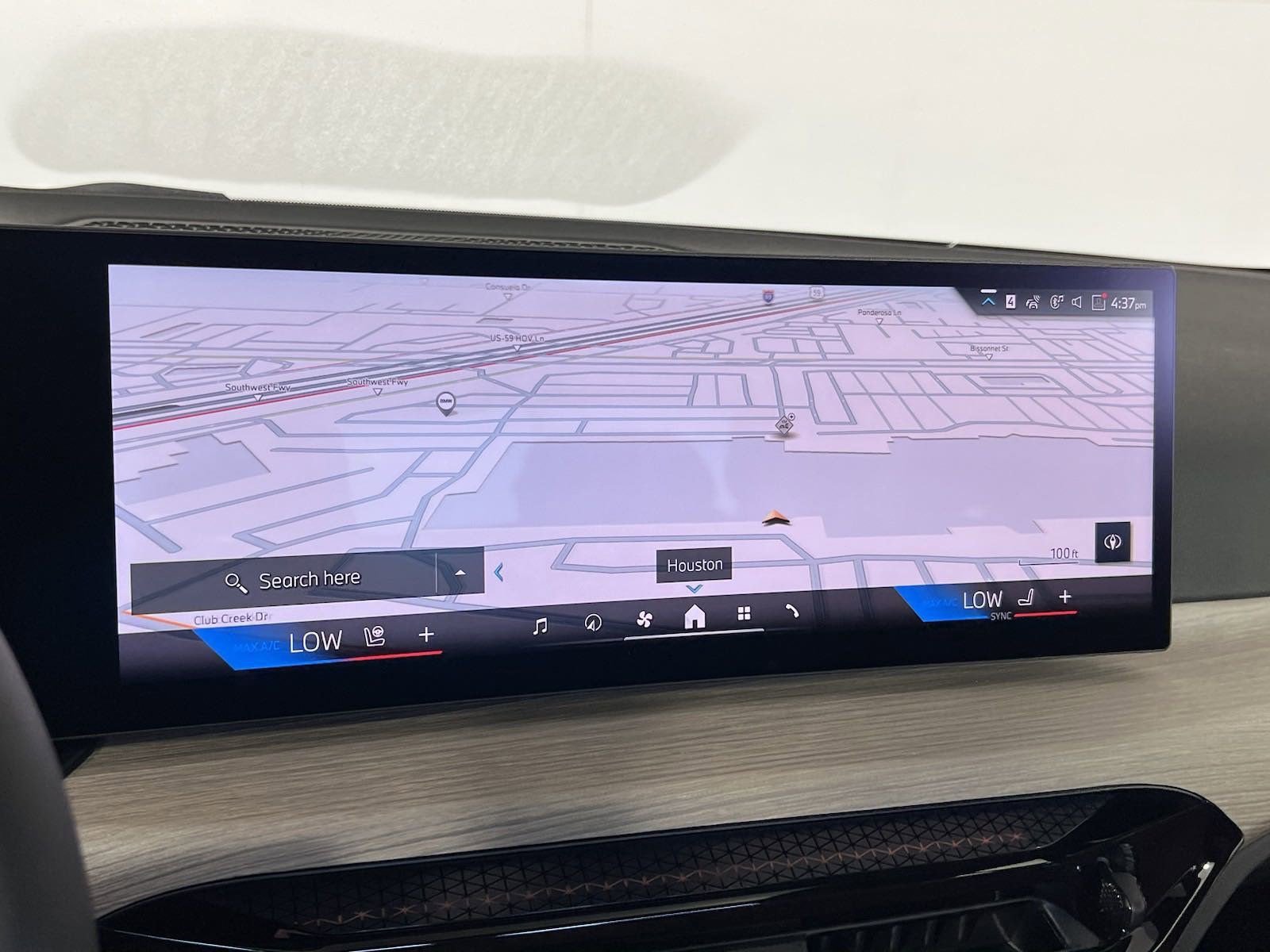 Used 2025 BMW 230i Coupe w/ M Sport Package image 26