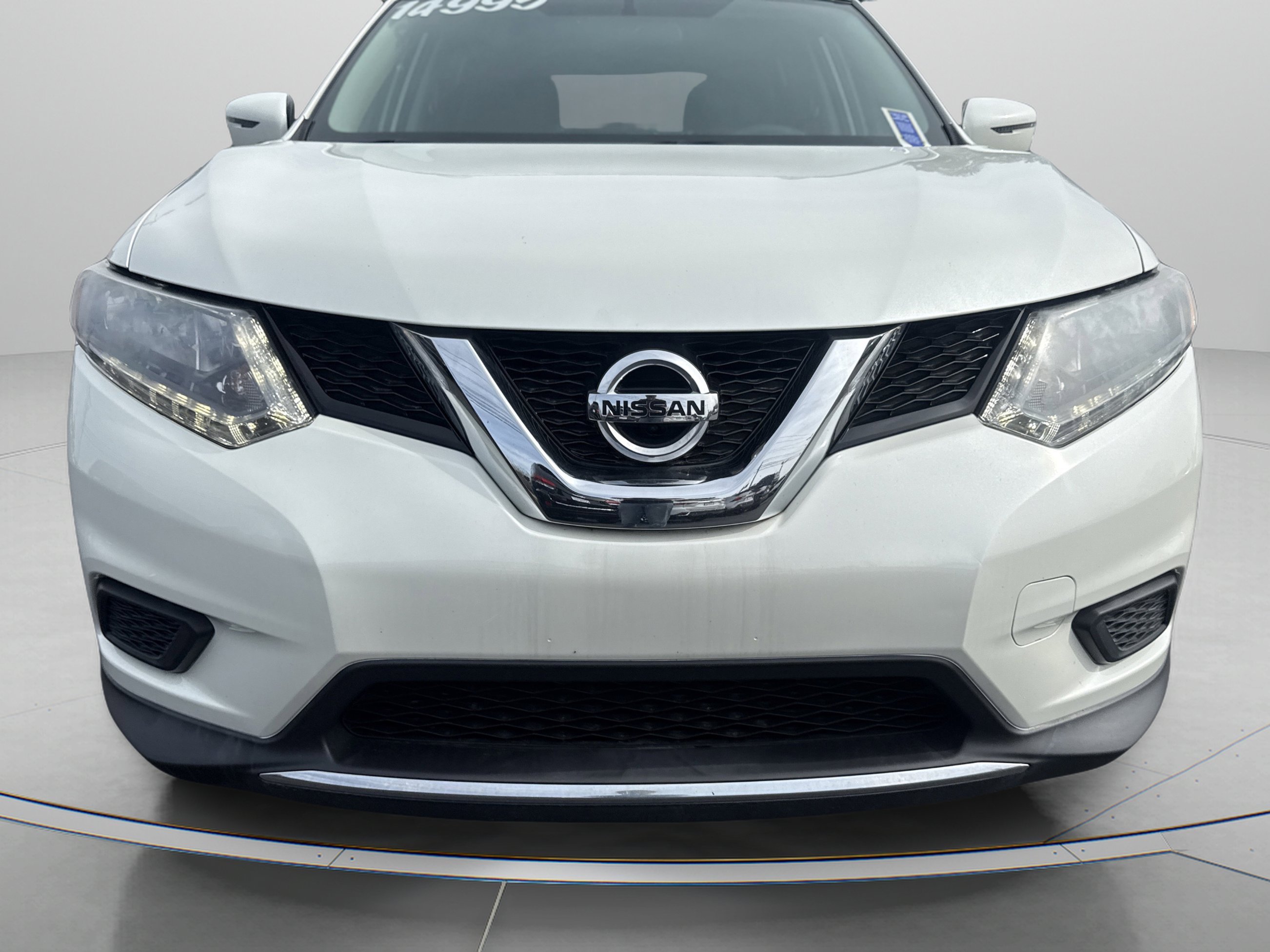 Used 2016 Nissan Rogue SV w/ SV Premium Package image 2