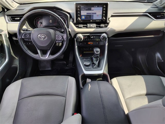 Used 2019 Toyota RAV4 Limited image 16