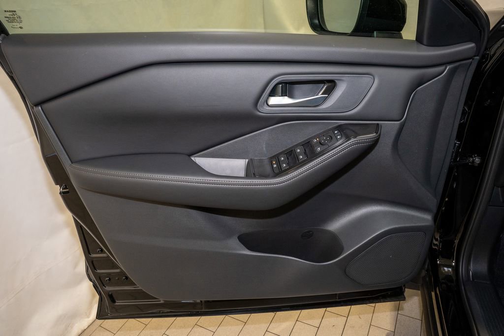 New 2026 Nissan Rogue SV image 13