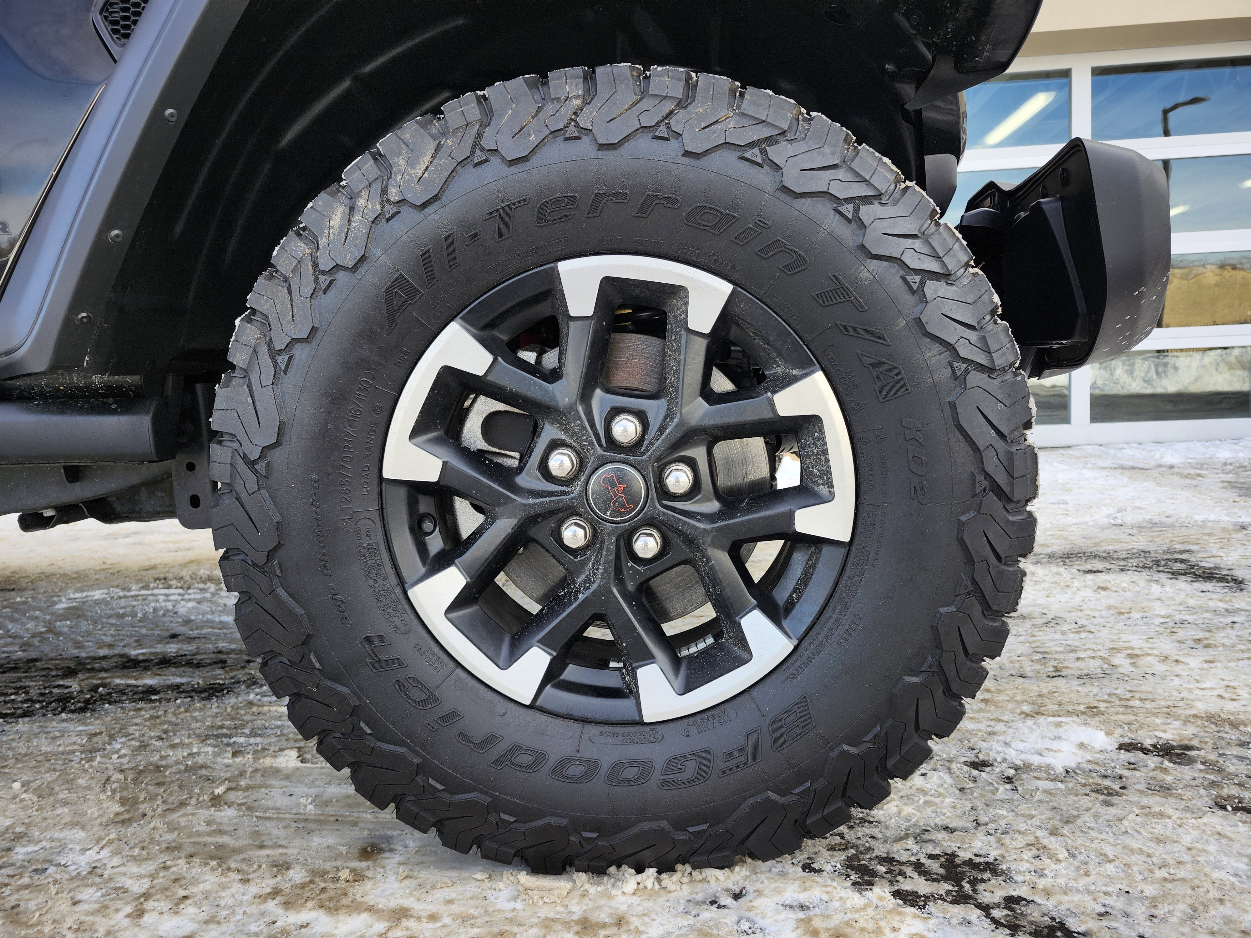 Used 2024 Jeep Wrangler Rubicon w/ Convenience Group image 26