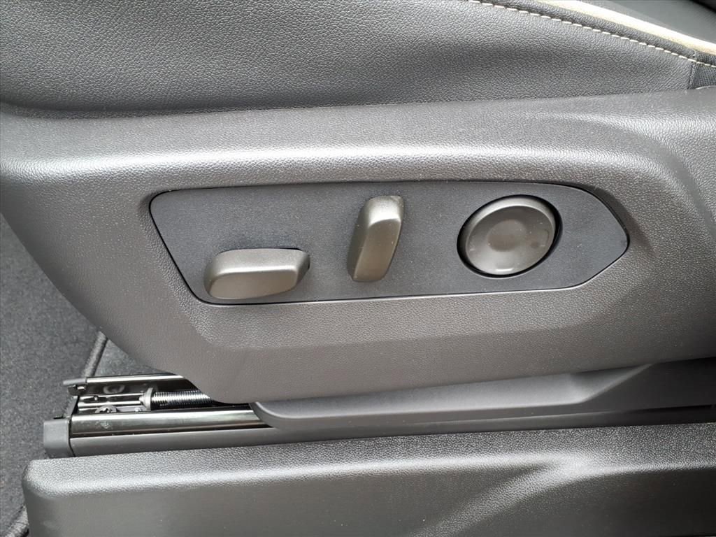 New 2026 Chevrolet Suburban Premier image 14