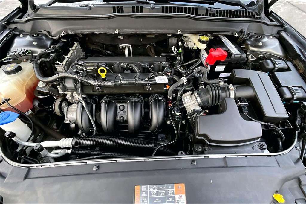 Used 2016 Ford Fusion SE image 28