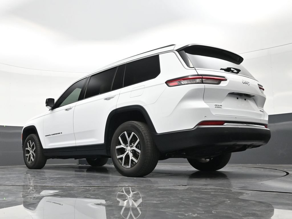 Used 2023 Jeep Grand Cherokee L Limited w/ Luxury Tech Group II AWD/4WD image 22