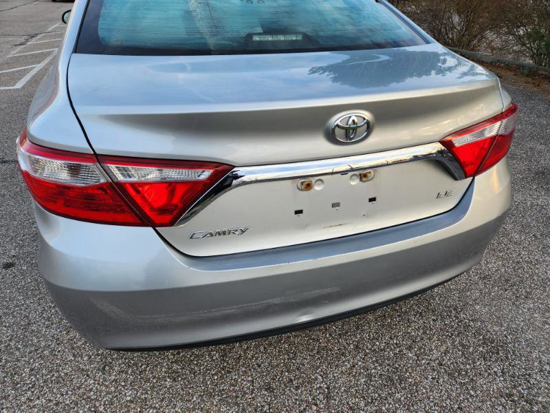 Used 2015 Toyota Camry LE image 9