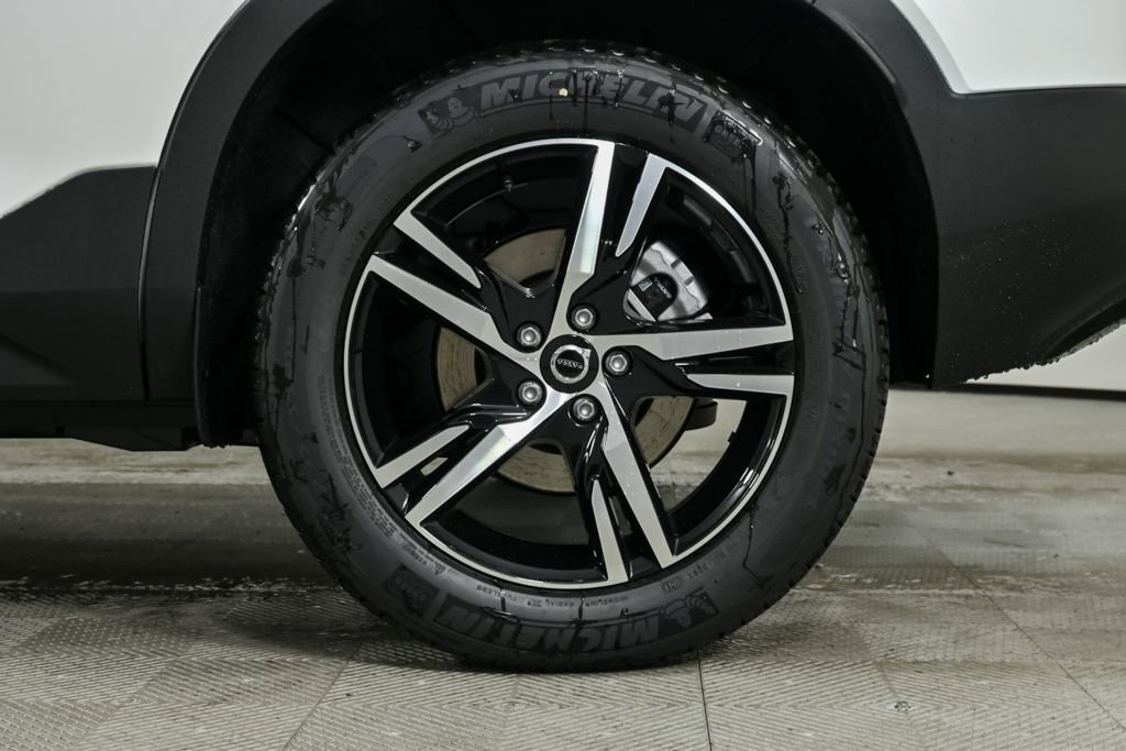 Certified 2026 Volvo XC40 B5 Core w/ Climate Package image 38