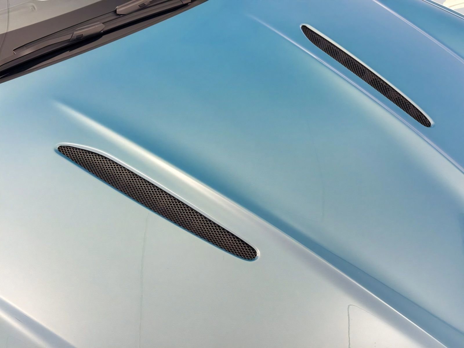 New 2026 Aston Martin V8 Vantage Coupe RWD image 21