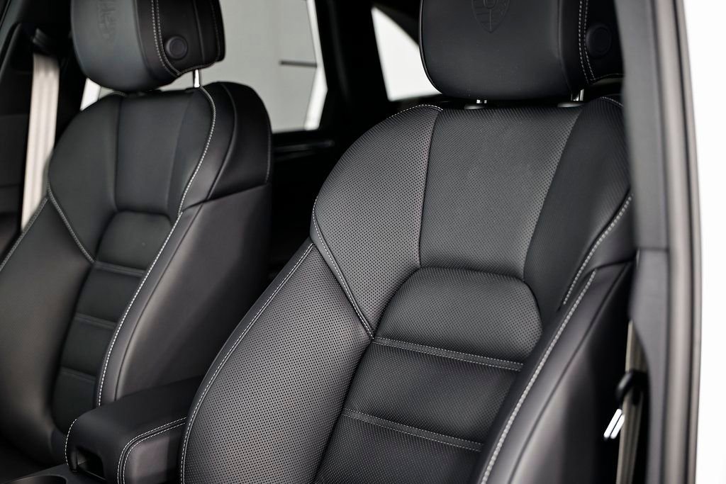 New 2026 Porsche Macan S image 25