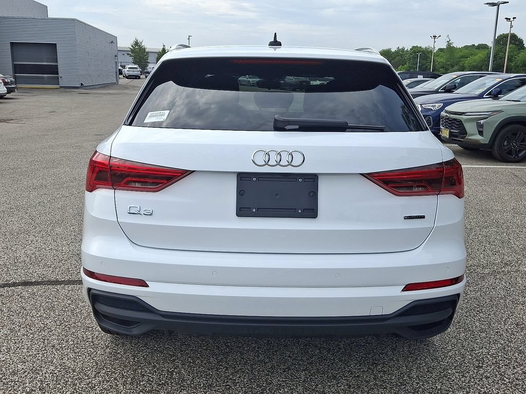 Certified 2025 Audi Q3 2.0T Premium AWD/4WD image 5