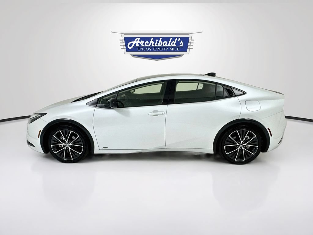 Used 2024 Toyota Prius XLE AWD/4WD image 5