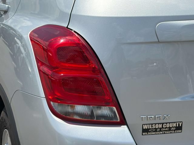 Used 2022 Chevrolet Trax LT w/ LT Convenience Package FWD image 10