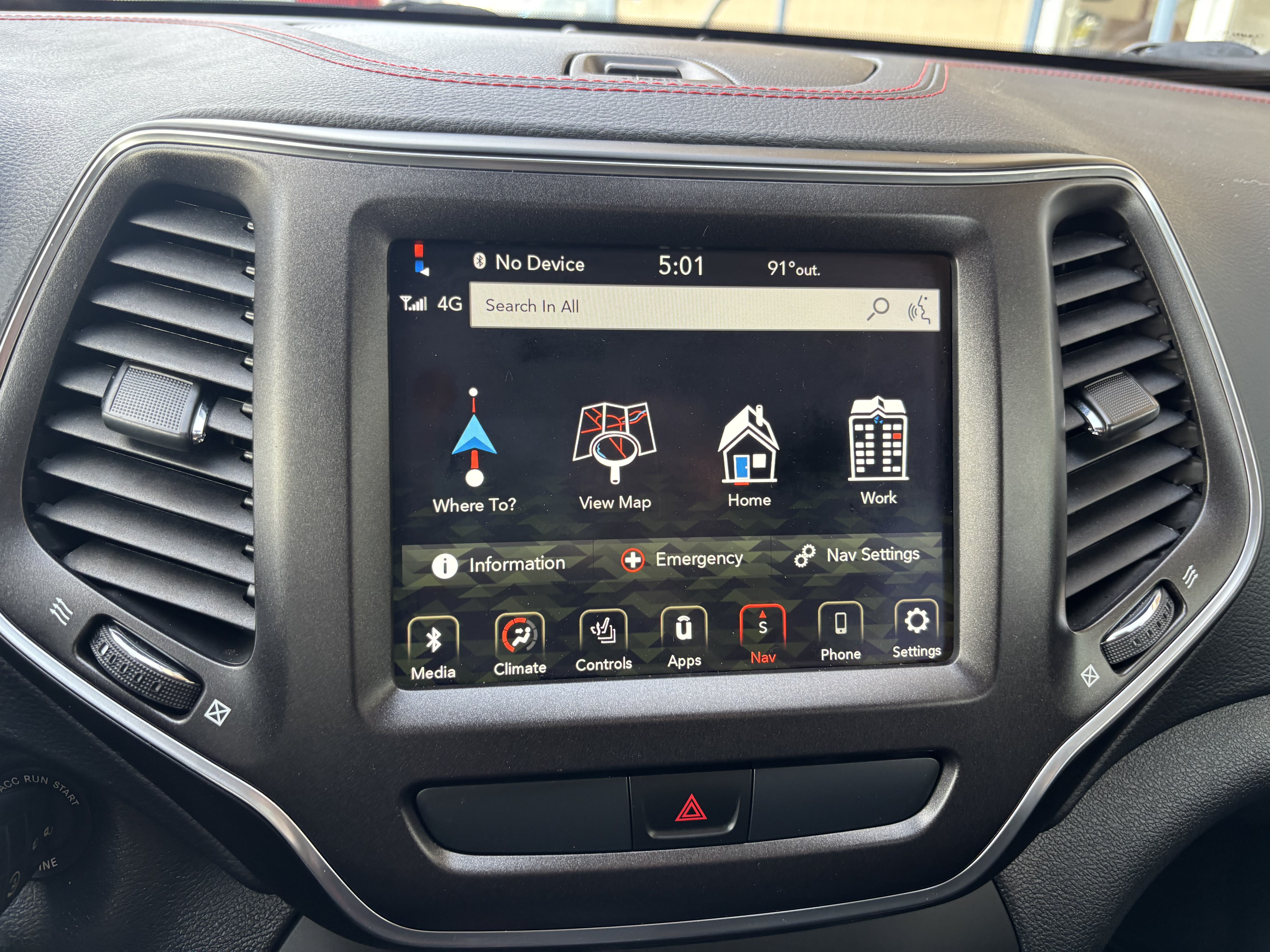 Used 2020 Jeep Cherokee Trailhawk w/ Cold Weather Group AWD/4WD image 18