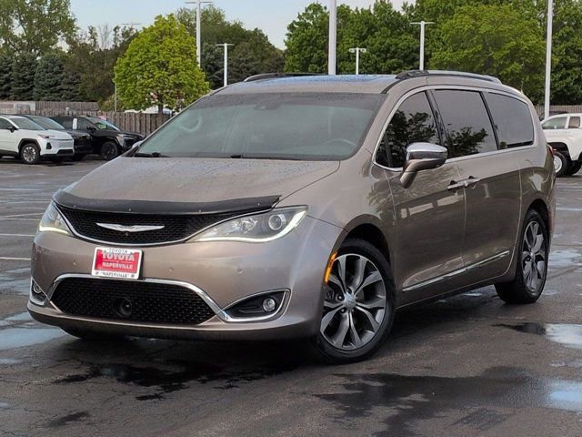 Used 2017 Chrysler Pacifica Limited FWD image 2