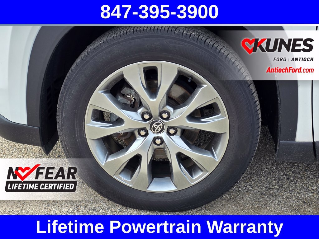Used 2024 Toyota Grand Highlander AWD image 17