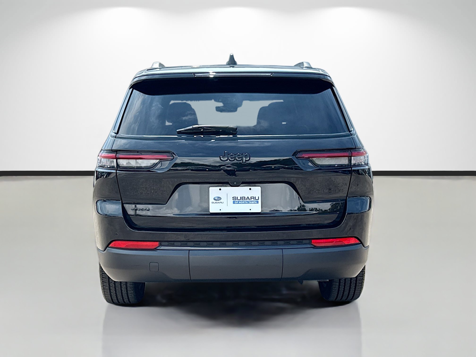 Used 2024 Jeep Grand Cherokee L Altitude AWD/4WD image 4