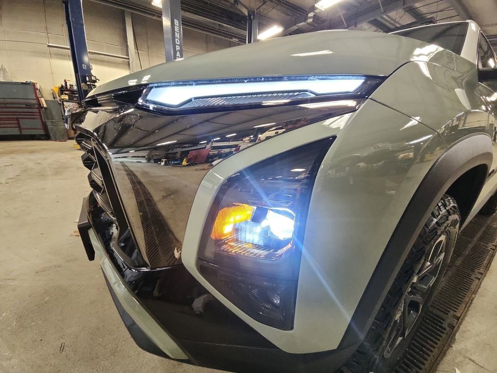 Certified 2026 Chevrolet Equinox ACTIV w/ Convenience Package III image 28