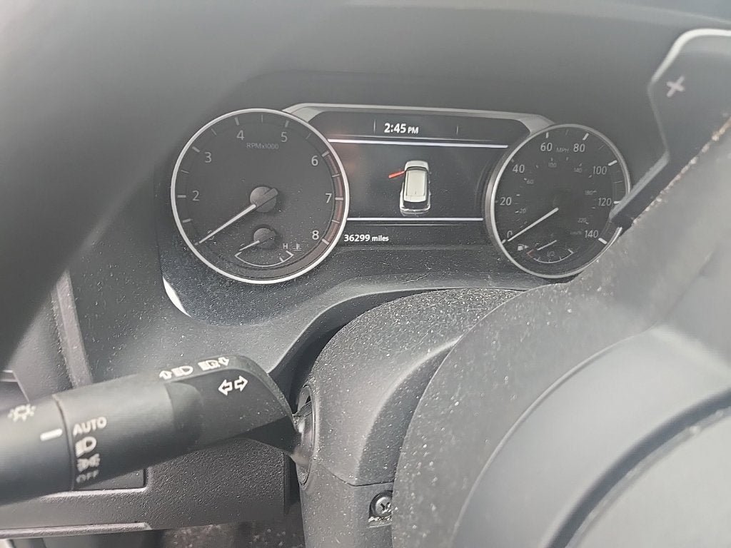 Used 2023 Nissan Rogue S AWD/4WD image 7
