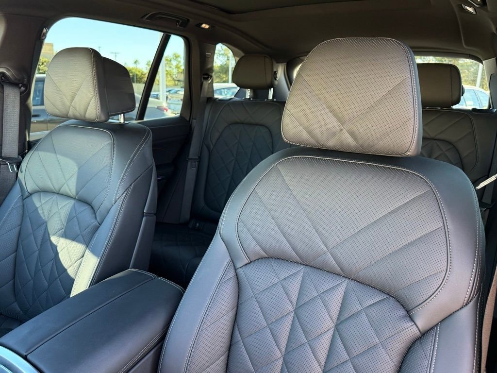 Certified 2025 BMW X5 M60i w/ Parking Assistance Package image 22