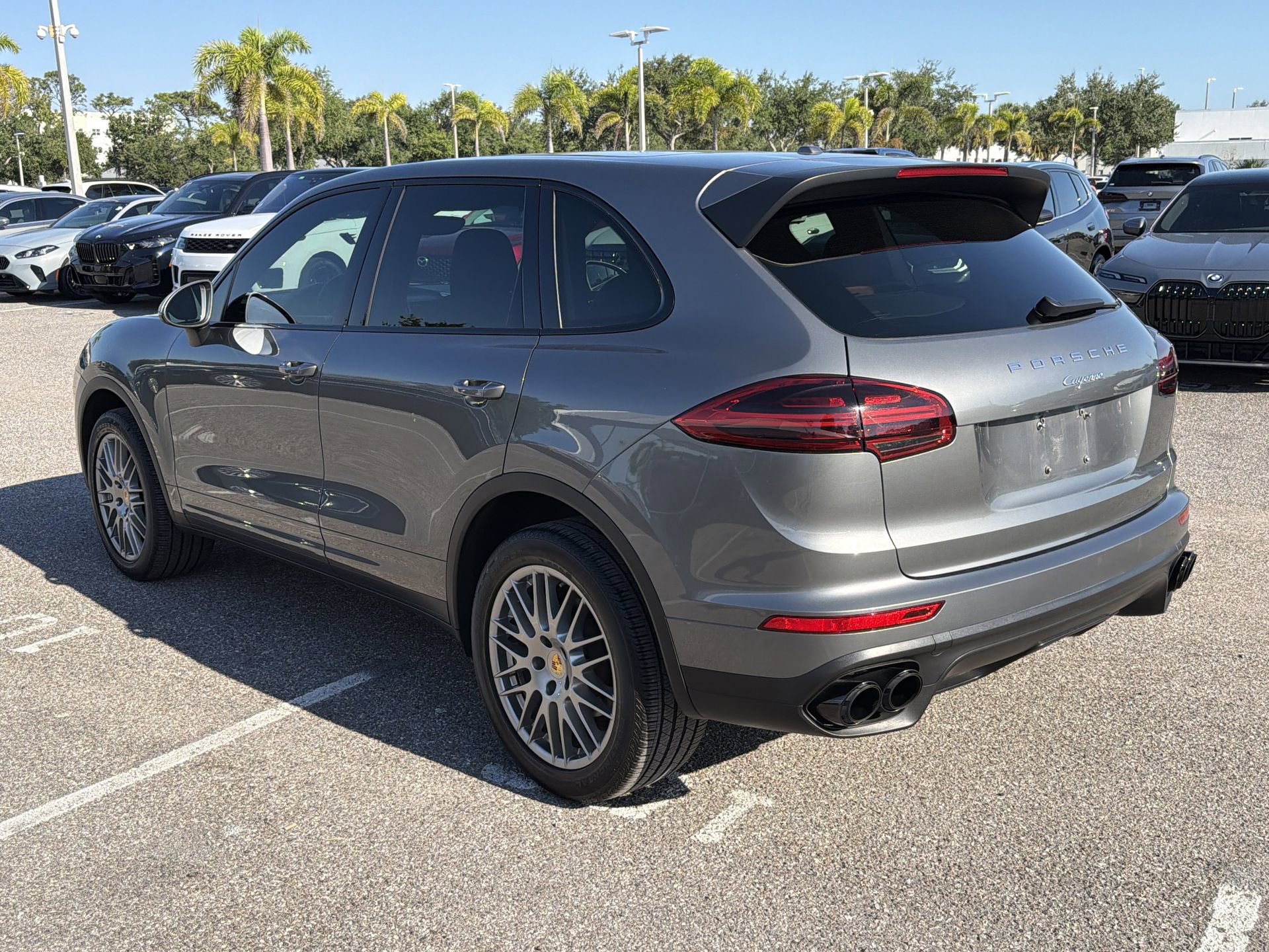 Used 2017 Porsche Cayenne AWD/4WD image 6